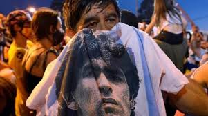 جنازة مارادونا فضيحه اخلاقيه تثير غضب جمهوره بسبب صورة صادمة لجثته