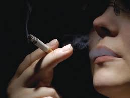 اضرار التدخين على المراة صحيا و جماليا