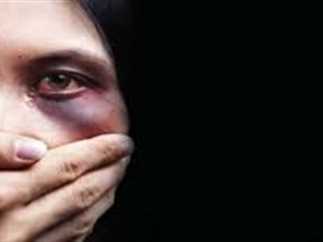 استشاري صحة نفسية يحذر من نوع مخفي للعنف ضد المرأة