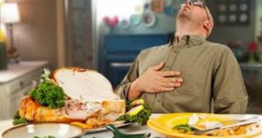 5 أسباب تجعلك جائعًا دائمًا وتفرط في تناول الطعام مما يعرضك لأمراض خطيرة